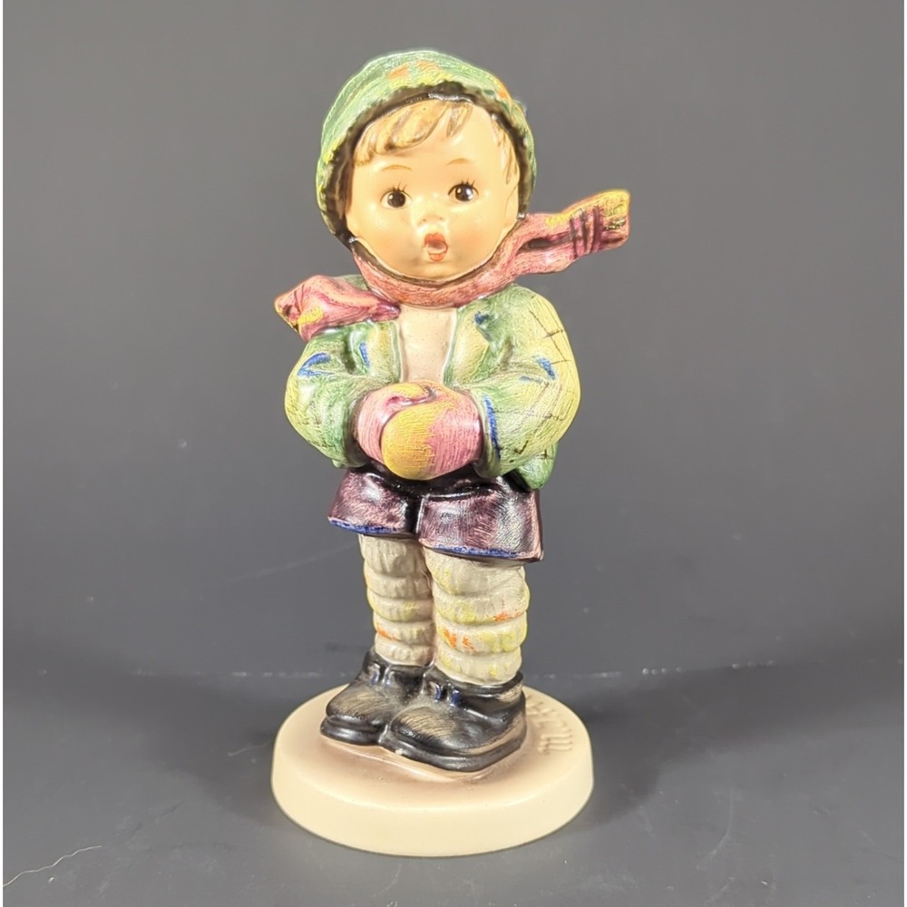 Vintage Goebel Hummel Figurine Exclusive Special Ed. No. 6 1981 Collectors Club.